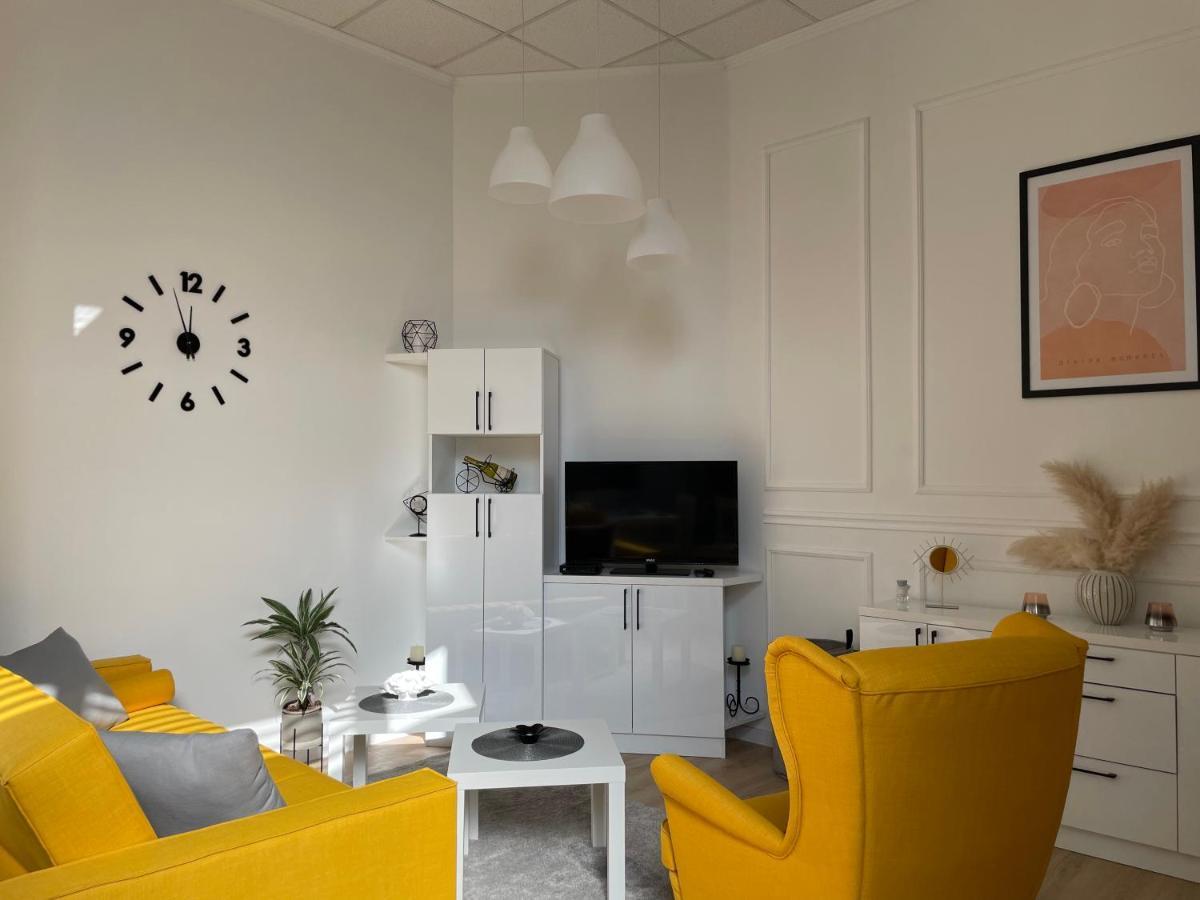Apartments Tema Сомбор Екстериор снимка