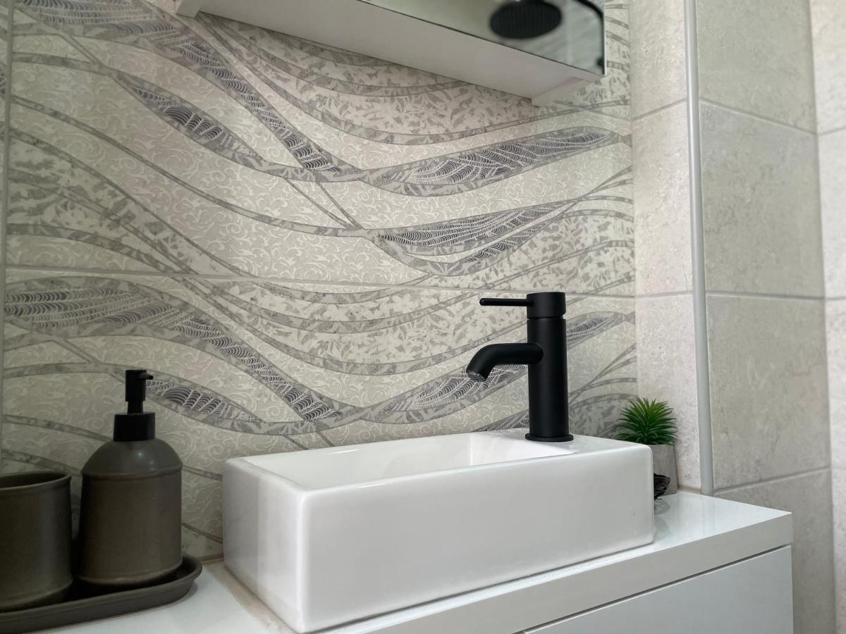 Apartments Tema Сомбор Екстериор снимка